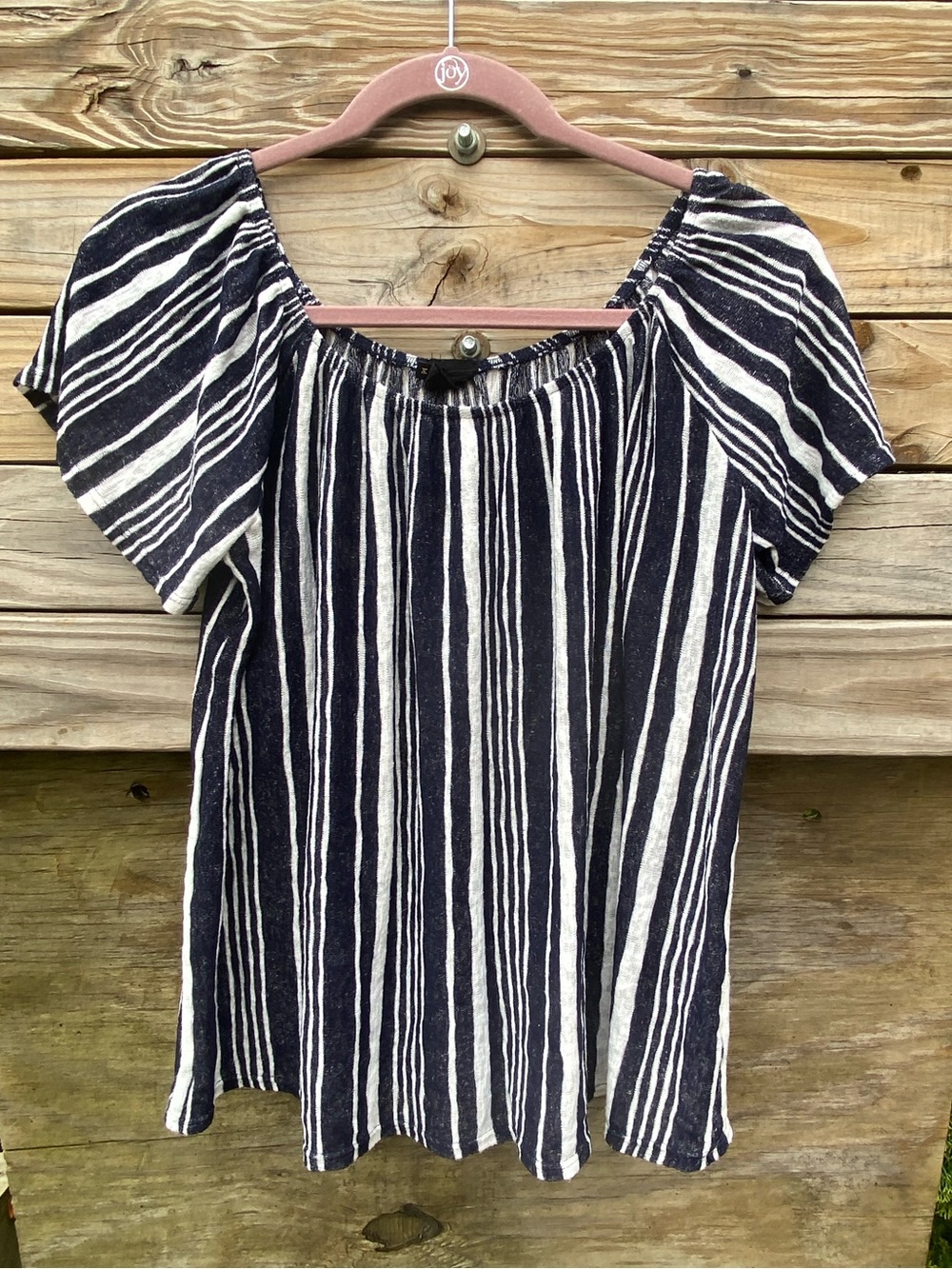 W5 Navy and White Lightweight Vertical Stripe Scoop Neck Top Size Medium